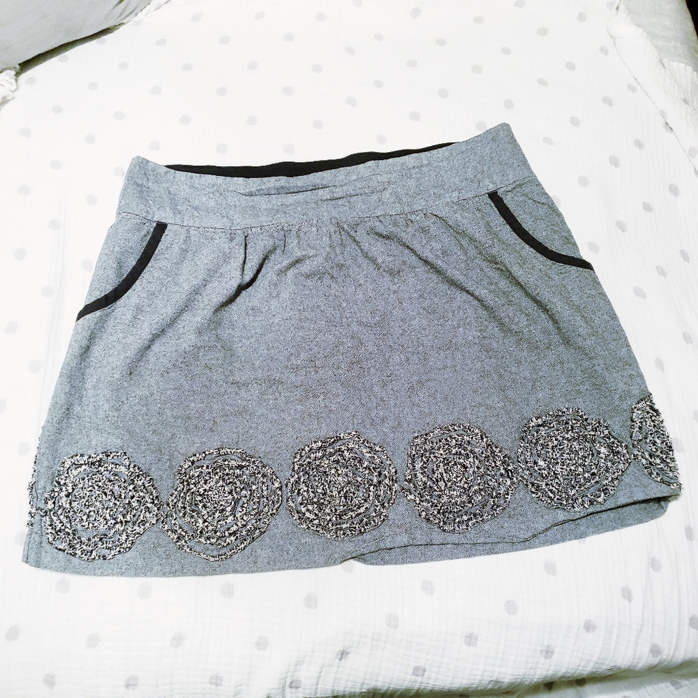 Stooshy Mini Shirt W/ Raised Flower Details. EUC.
